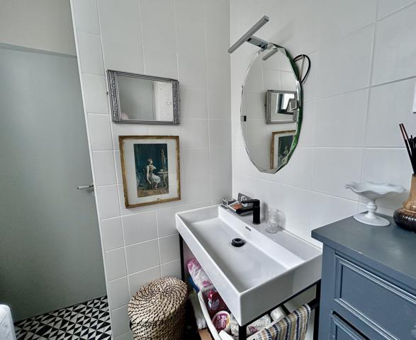 bdx centre,duplex, traversant,calme,lumieux,terrasse