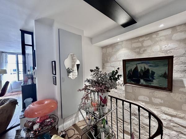 bdx centre,duplex, traversant,calme,lumieux,terrasse