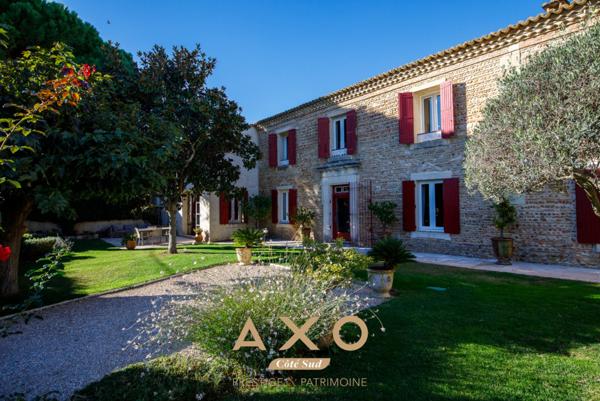 GÉNÉRAC - MAISON DE CARACTÈRE  10 PIÈCES  290 M²  PISCINE - TERRAIN 650 M² CLOS - 1 060 000 