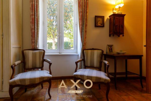 GÉNÉRAC - MAISON DE CARACTÈRE  10 PIÈCES  290 M²  PISCINE - TERRAIN 650 M² CLOS - 1 060 000 