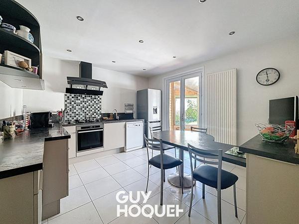 Charmante Maison à vendre de 3 Chambres, Possibilité logement indépendant, Dépendances - 71570 LA CHAPELLE DE GUINCHAY