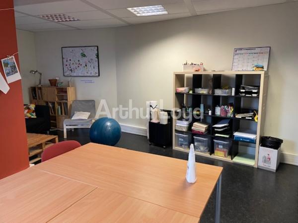 Bureaux à louer à Tourcoing - Immeuble ERP 5, climatisé avec terrasse et jardin privatif