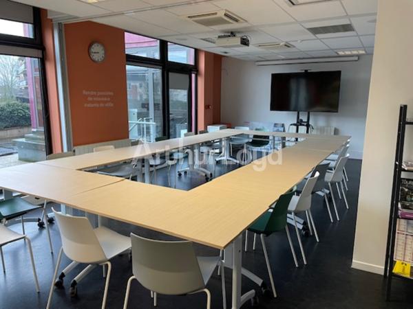 Bureaux à louer à Tourcoing - Immeuble ERP 5, climatisé avec terrasse et jardin privatif