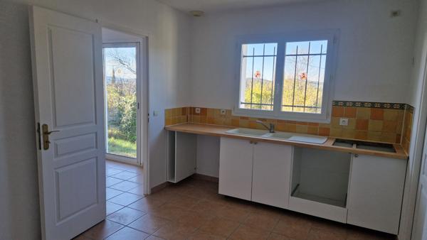 Lorgues (83510) Maison 5 pièces 3 chambres, avec garage dans le village...