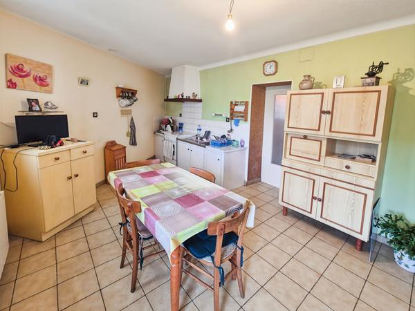 Authentique maison en pierres avec 200 m² de dépendances