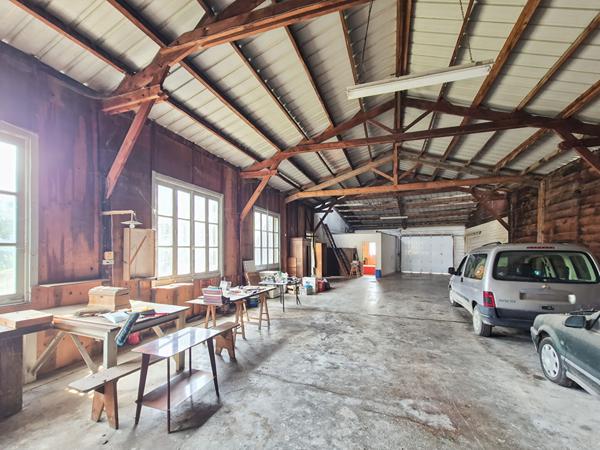 Authentique maison en pierres avec 200 m² de dépendances