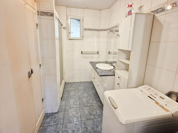 Authentique maison en pierres avec 200 m² de dépendances