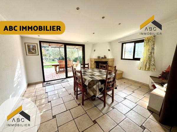 Uchaux (84100) Maison d'architecte de 205M2 en plein calme