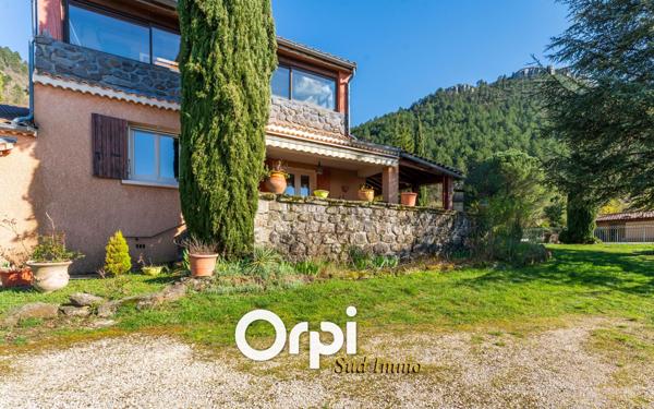 Maison à vendre    6 pièces •  Saint-Étienne-de-Boulogne