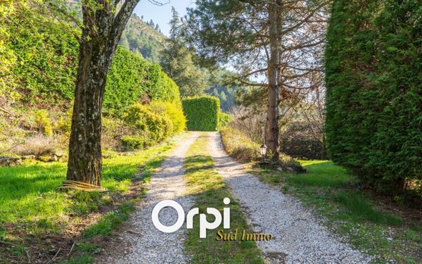 Maison à vendre    6 pièces •  Saint-Étienne-de-Boulogne