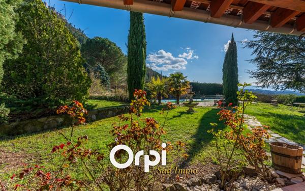 Maison à vendre    6 pièces •  Saint-Étienne-de-Boulogne