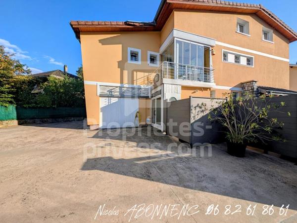 Maison Le Pont De Claix 9 pièce(s) 250 m2