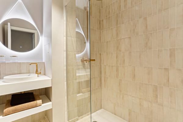 Paris 8ème - Les Jardins de Friedland - Calme - 5 pièces - Refait à neuf