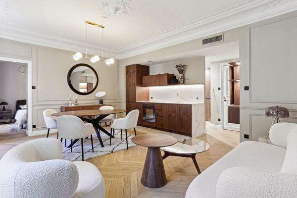 Paris 8ème - Les Jardins de Friedland - Calme - 5 pièces - Refait à neuf