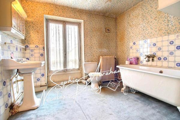 Maison de caractère, 5 chambres, grange et grand jardin clos