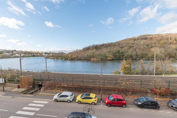 Immeuble alliant habitation et restaurant réputé