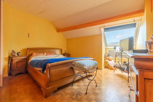 Immeuble alliant habitation et restaurant réputé