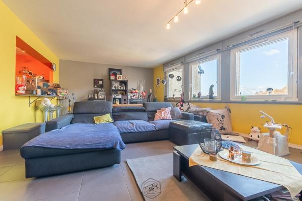 Immeuble alliant habitation et restaurant réputé