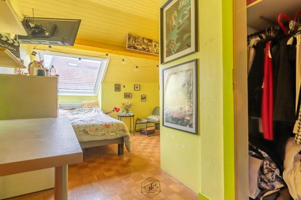 Immeuble alliant habitation et restaurant réputé