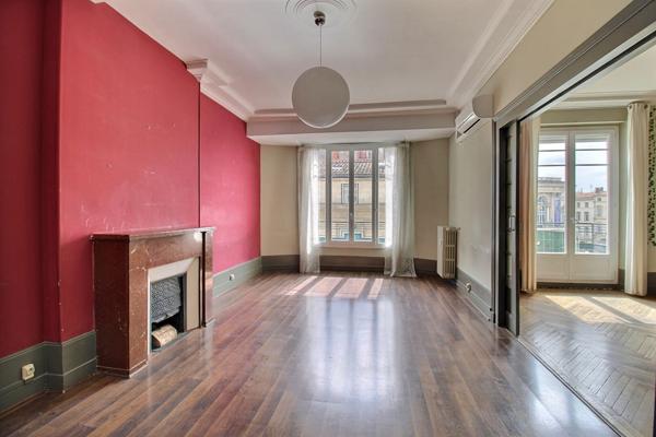 Emplacement exceptionnel - Bureaux ou appartement 6 pièces de 160,5 m² avec vue imprenable sur la Comédie.