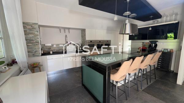 Propriété de caractère de 279 m² avec piscine couverte et espace bien-être