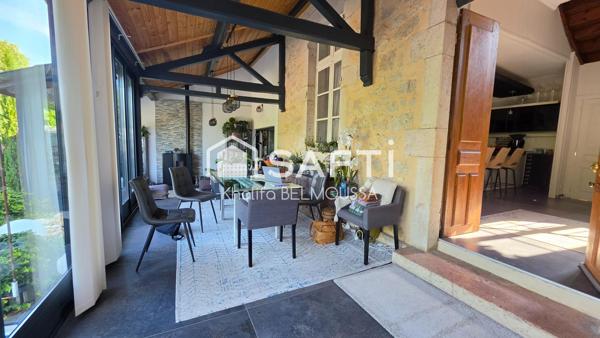 Propriété de caractère de 279 m² avec piscine couverte et espace bien-être