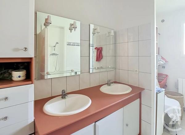 Maison à vendre  8 pièces - 182,08 m 2   GISORS  - 27