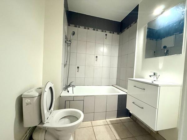 VILLEMOMBLE, DERNIER ÉTAGE, LUMINEUX & VUE DÉGAGÉE, 1 pièce, 25,89m2