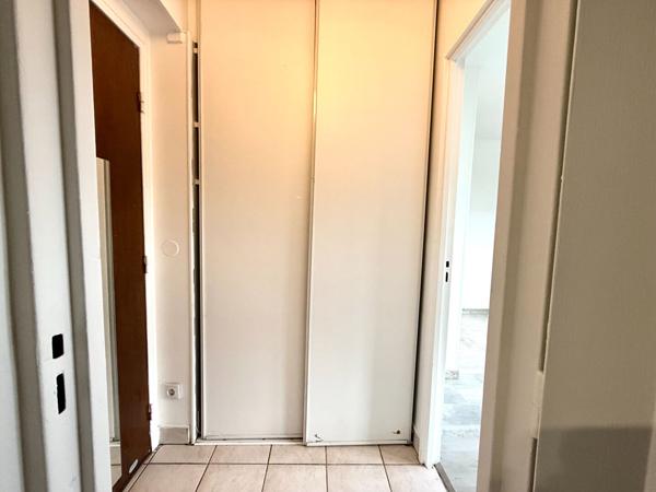 VILLEMOMBLE, DERNIER ÉTAGE, LUMINEUX & VUE DÉGAGÉE, 1 pièce, 25,89m2