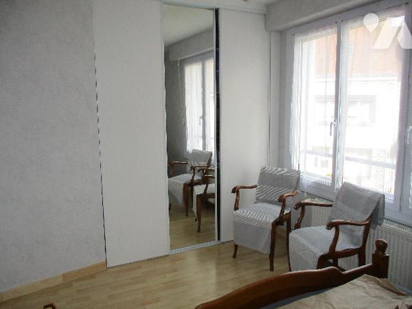 MAISON très bien entretenue 4 CHAMBRES JARDIN