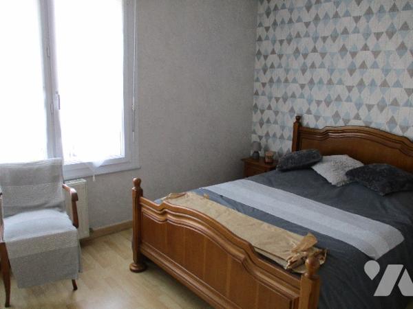 MAISON très bien entretenue 4 CHAMBRES JARDIN