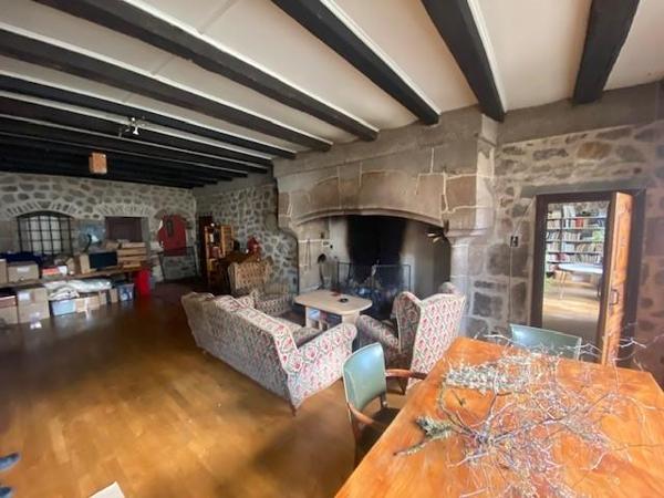 Immeuble * 800 M² * 19110 Bort Les Orgues * 133 750  €