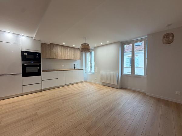 Appartement 2 pièces neuf - MONTESSON Centre Secteur Village Loyer 1 200 €/mois charges comprises **  - Référence  18694