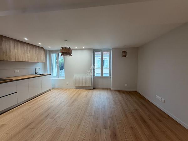 Appartement 2 pièces neuf - MONTESSON Centre Secteur Village Loyer 1 200 €/mois charges comprises **  - Référence  18694