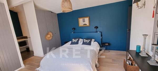 Entre la plage et le centre village