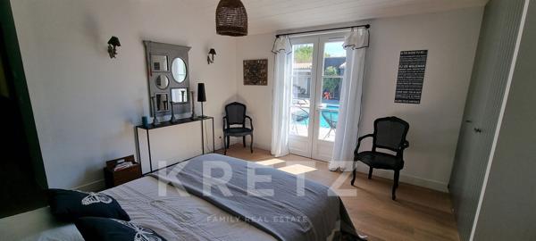 Entre la plage et le centre village