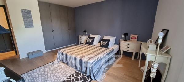 Entre la plage et le centre village