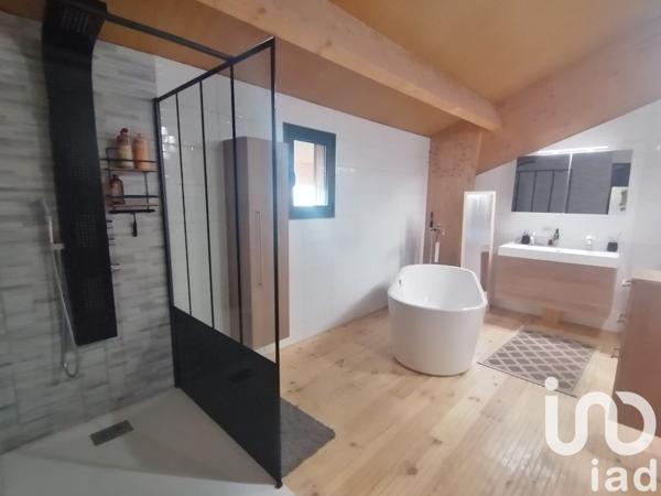 Maison d’architecte 6 pièces de 507 m² à Vic-en-Bigorre (65500)