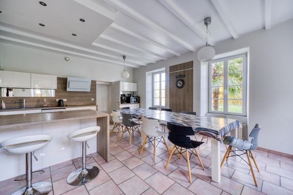 Vente Maison de luxe Le Gua 11 Pièces 300 m²