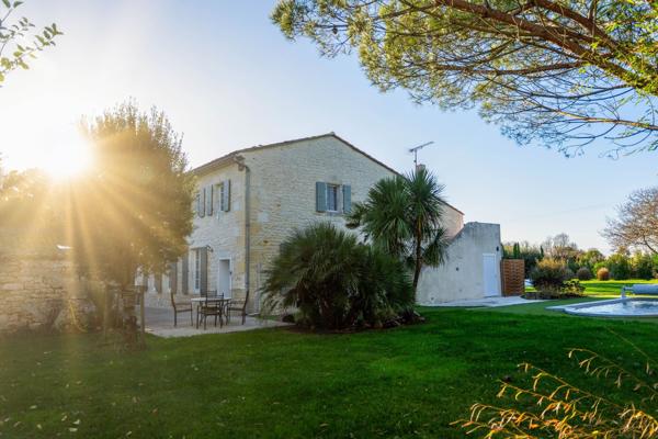 Vente Maison de luxe Le Gua 11 Pièces 300 m²