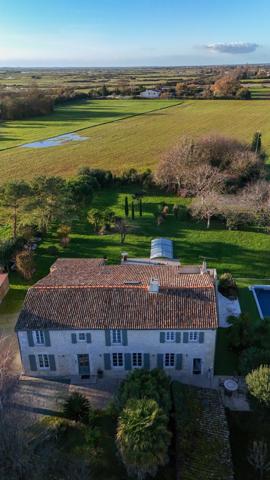 Vente Maison de luxe Le Gua 11 Pièces 300 m²