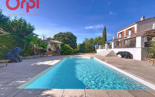 Maison à vendre    5 pièces • 186 m2 Fréjus