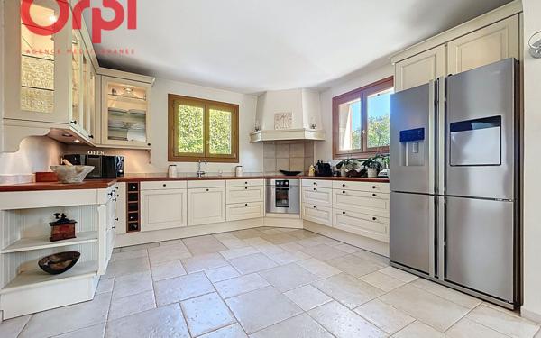 Maison à vendre    5 pièces • 186 m2 Fréjus