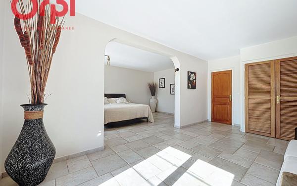 Maison à vendre    5 pièces • 186 m2 Fréjus