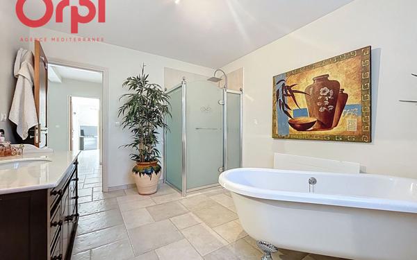 Maison à vendre    5 pièces • 186 m2 Fréjus