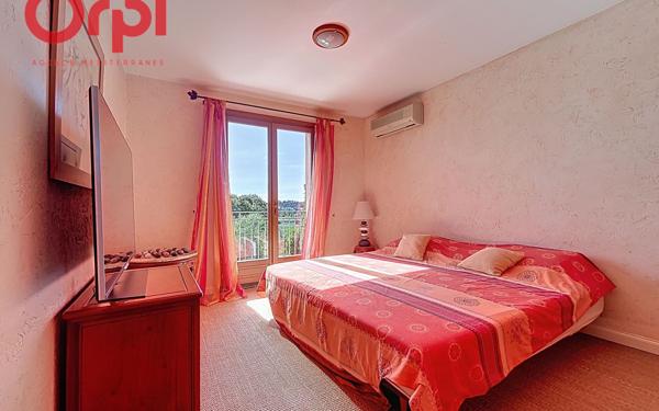 Maison à vendre    5 pièces • 186 m2 Fréjus