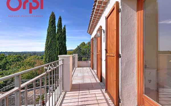Maison à vendre    5 pièces • 186 m2 Fréjus