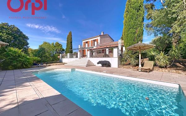 Maison à vendre    5 pièces • 186 m2 Fréjus