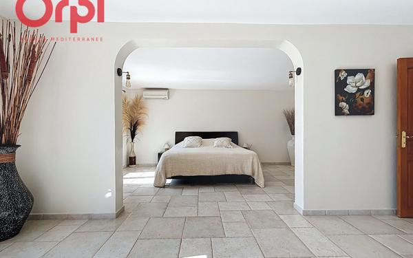 Maison à vendre    5 pièces • 186 m2 Fréjus