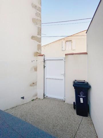 EXCLUSIVITÉ! Maison de ville T2 avec cour privative, Investissement locatif située à Luçon.